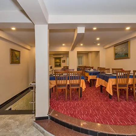 Maral Hotel