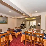 Hotell Maral 3*