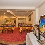 Hotel Maral